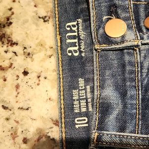 A NEW APPROACH A.N.A CROP WIDE LEG DENIM JEANS MEDIUM WASH  BUTTON FLY SZ 10 EUC